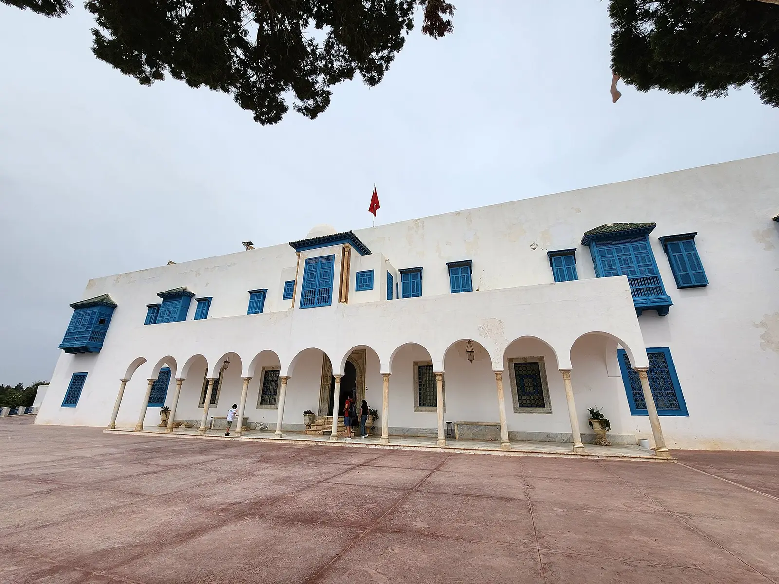 قصر النجمة الزهراء، مقر البارون ديرلانجي