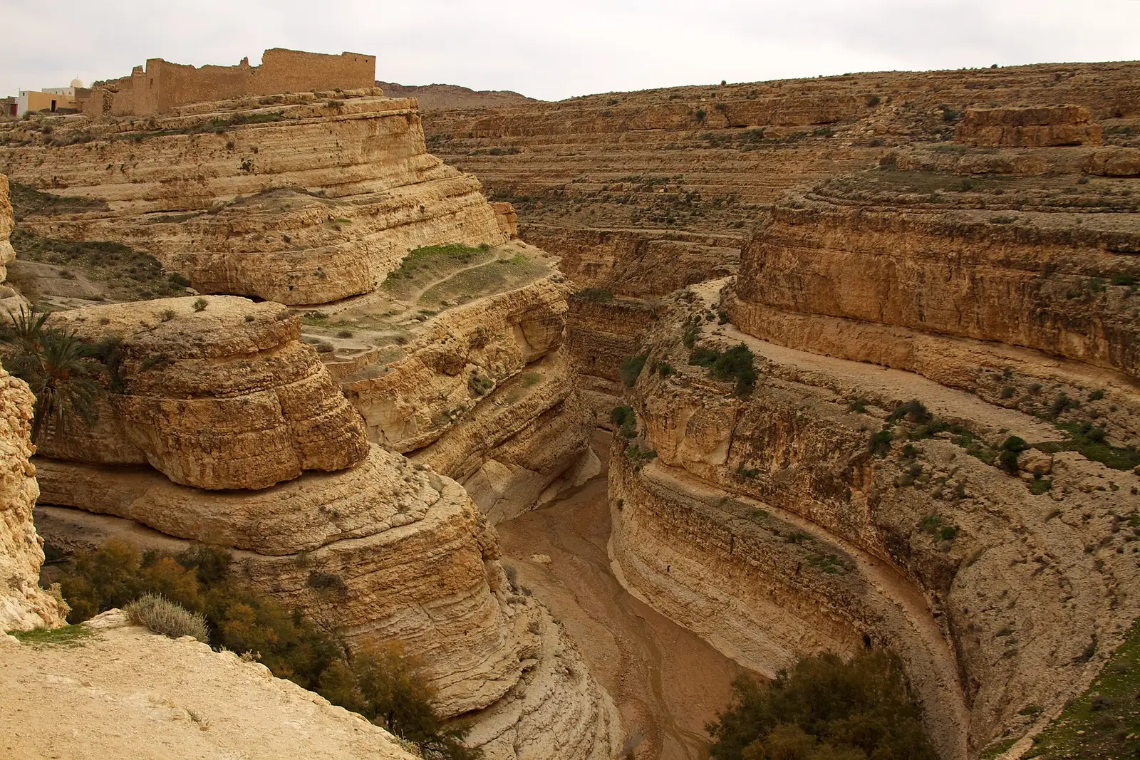 Old Midès village above the canyon