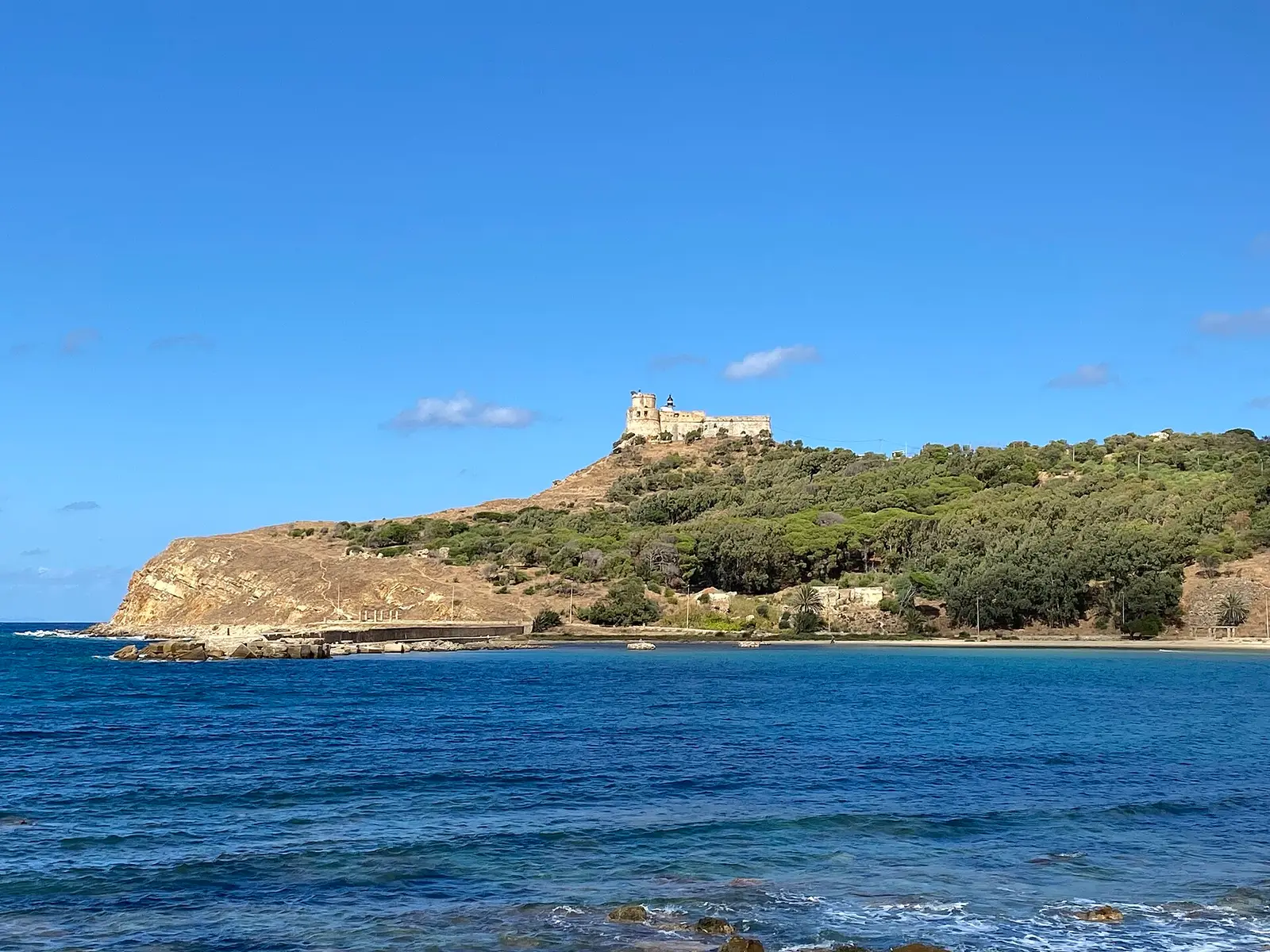 الحصن الجنوي بطبرقة